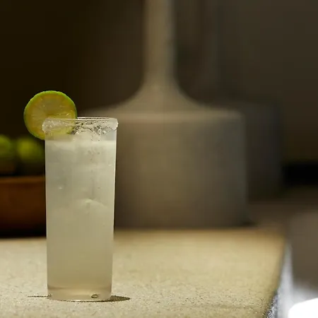 White Pebble ホテル