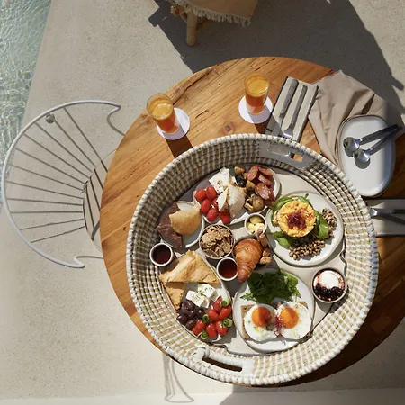 White Pebble ホテル