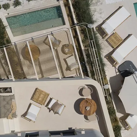 White Pebble ポロニア