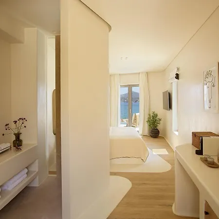 White Pebble ポロニア