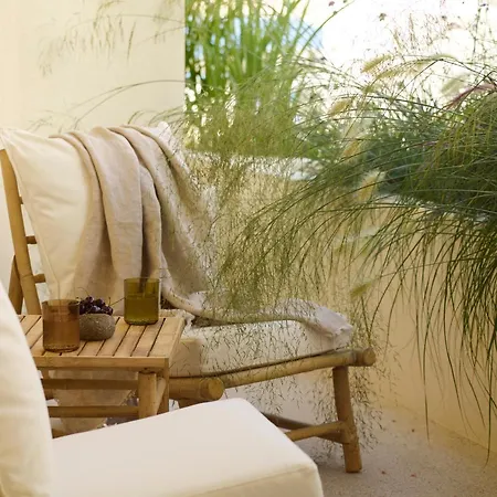 White Pebble Hotel 5*