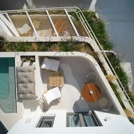 Otel White Pebble Pollonia