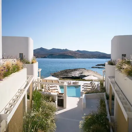 Отель White Pebble 5*