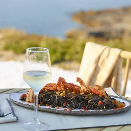 White Pebble Отель 5*