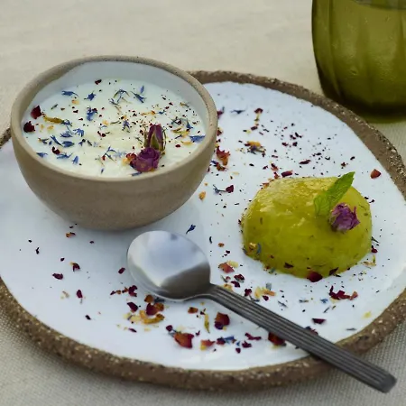 White Pebble Hotel 5*