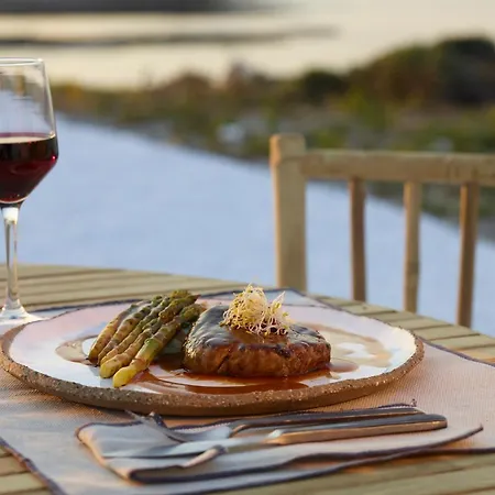 Hotel White Pebble 5*