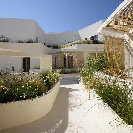 White Pebble Otel Pollonia