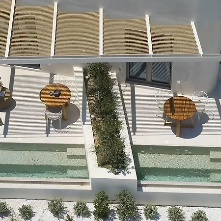 White Pebble Pollonia