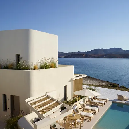 White Pebble Otel Pollonia