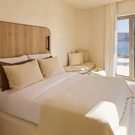 White Pebble Otel 5*