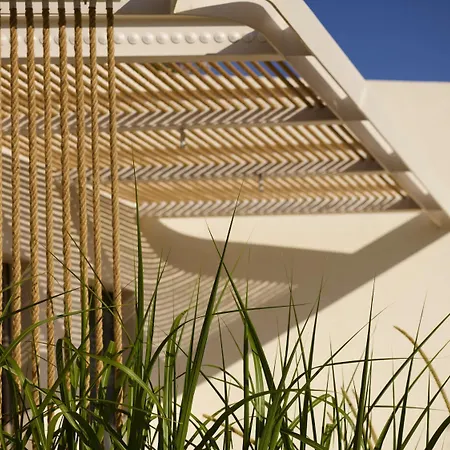 White Pebble Otel Pollonia