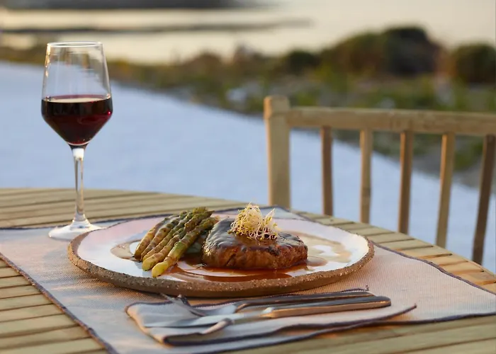 Hotel White Pebble 5*