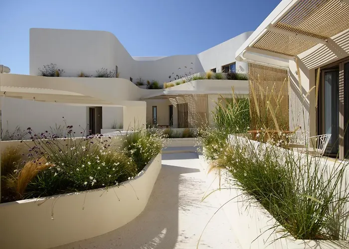 White Pebble Hotel Pollonia