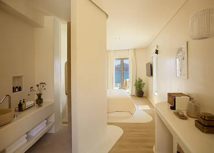 White Pebble Pollonia