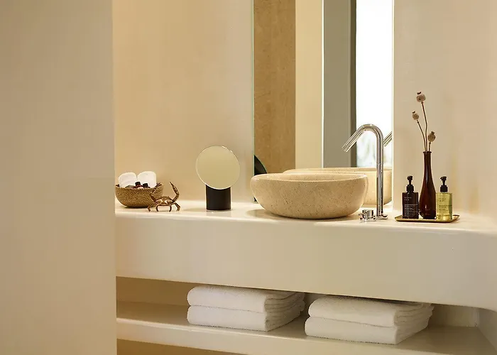 White Pebble Hotel 5*